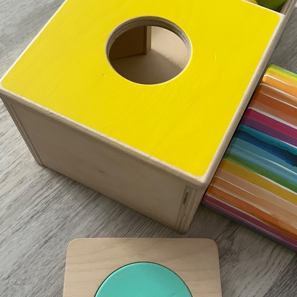 Lovevery 7-8 Months Inspector Kit bundle - Picture 4 of 14